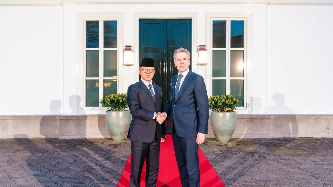 Pertemuan antara Menteri Luar Negeri RI Sugiono dan Perdana Menteri Belanda Dick Schoof di Den Haag, Belanda, Jumat (21/2/2025). (Dok. Kemlu RI)
