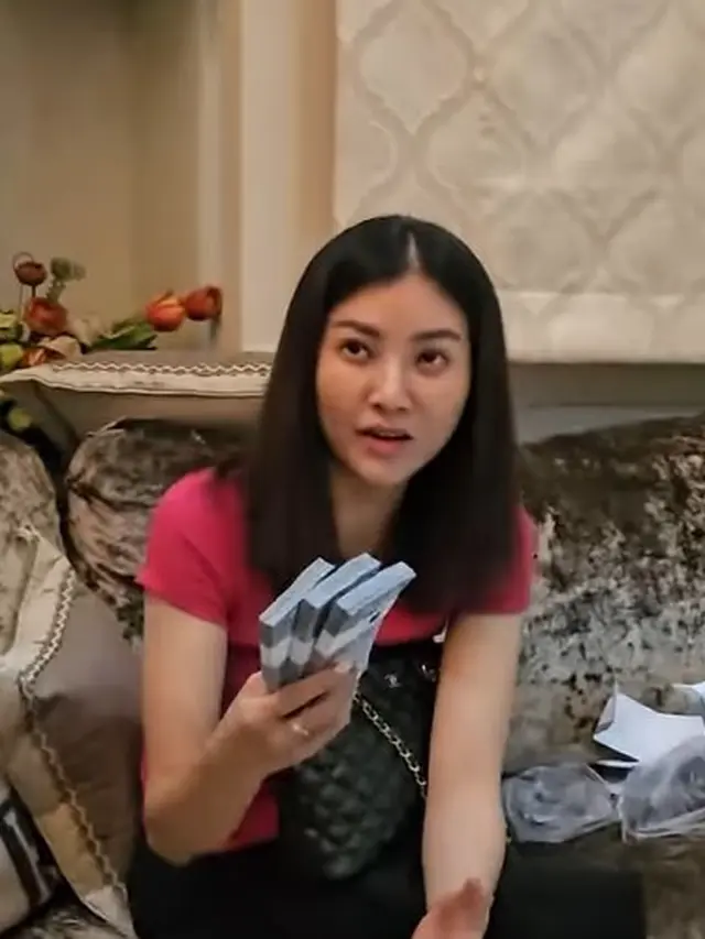 Sarwendah berbagi THR ke karyawan (Instagram/sarwendah29)