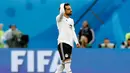 Penyerang Mesir, Mohamed Salah usai pertandingan melawan Rusia pada grup A Piala Dunia 2018 di stadion St. Petersburg di St. Petersburg, (19/6). Rusia menang 3-1 atas Mesir. (AP Photo / Efrem Lukatsky)