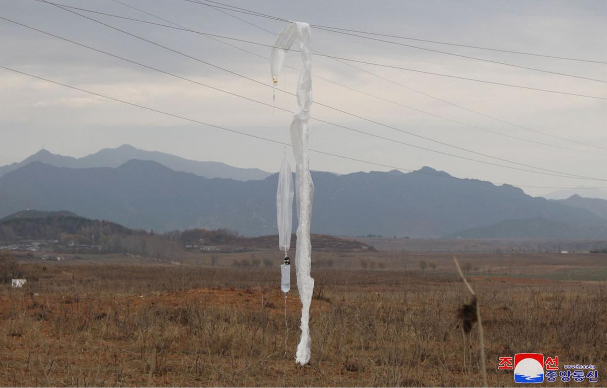 Penampakan serangan balon Korea Selatan yang bikin Kim Jong-un murka