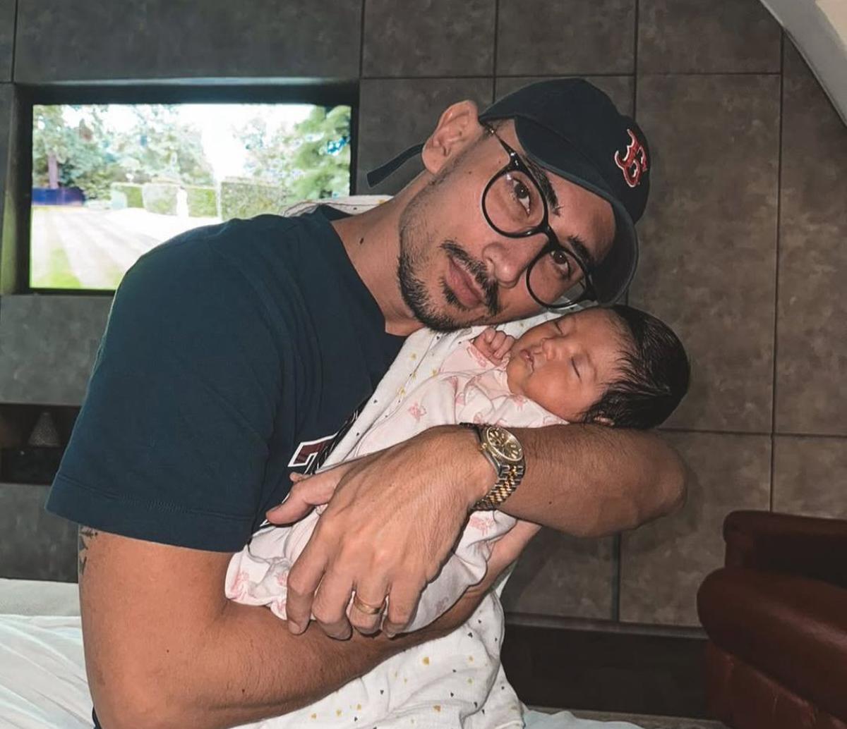 Jessica Iskandar Pamerkan Wajah Baby Hagia Usia 40 Hari, Doa dan Pujian Mengalir Deras