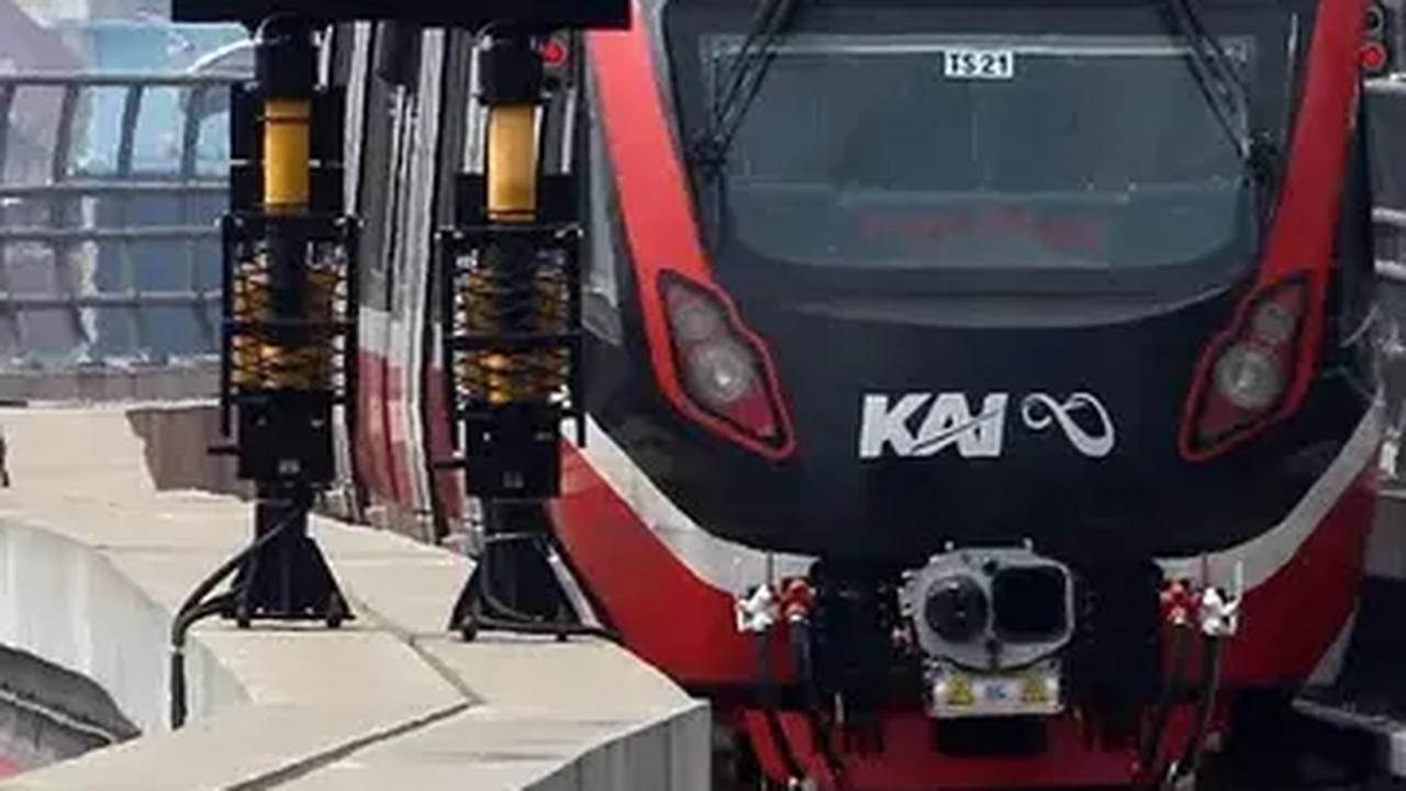 Tikungan LRT di Gatot Soebroto Disebut Salah Desain, Ini Penjelasan Menhub