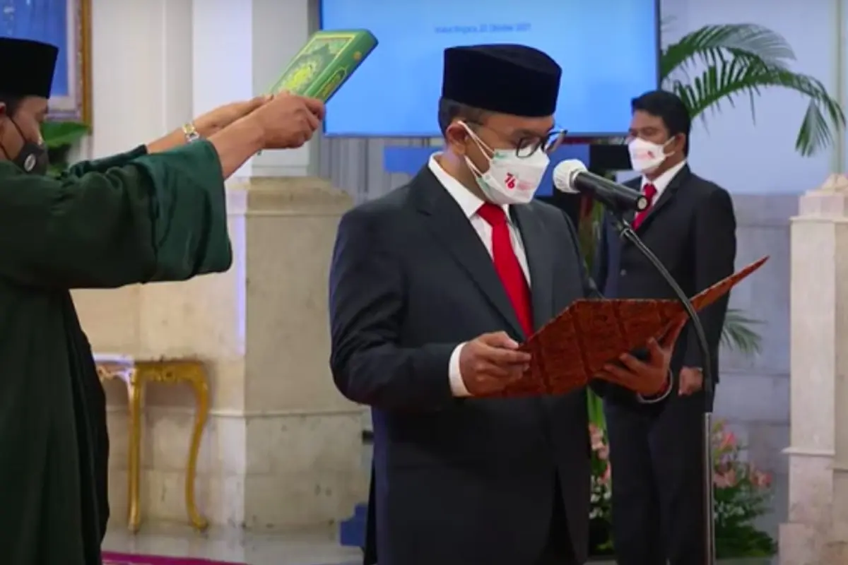 Ivan Yustiavandana dilantik Presiden Jokowi sebagai Ketua Pusat Pelaporan dan Analisi Keuangan (PPATK) masa jabatan 2021-2026 di Istana Negara Jakarta, Senin (25/10/2021).