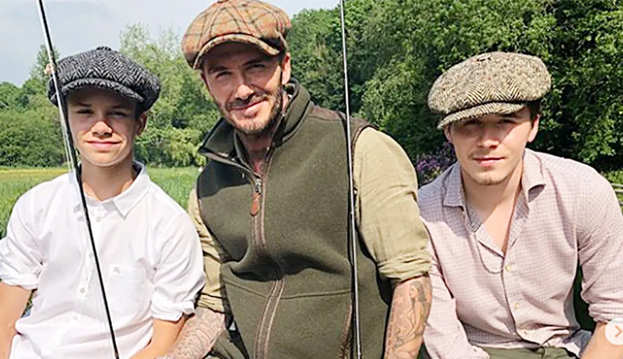 David Beckham foto bareng dua anak cowoknya, Brooklyn dan Romeo Beckham nih. Menggemaskan banget! (instagram/davidbeckham)