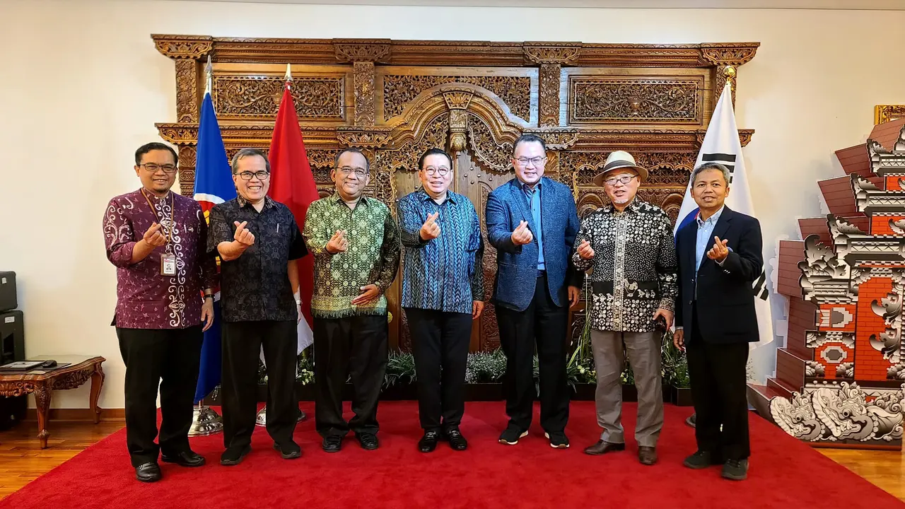 Rektor IPB didampingi Direktur Keuangan dan Umum LPDP berkunjung ke KBRI Seoul dan diterima langsung Dubes Gandi Sulistiyanto serta Atdikbud Gogot Suharwoto. (Dok KBRI Seoul)