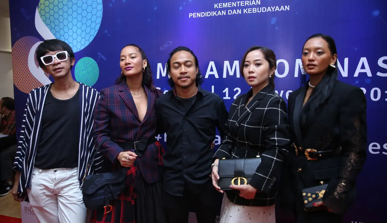Aming, Tara Basro, Chicco Jerikho, Karina Salim, Asmara Abigail saat hadir dalam acara pengumuman nominasi Festival Film Indonesia 2019 di Plaza Indonesia, Jakarta, Selasa (12/11/2019). (Adrian Fimela.com)