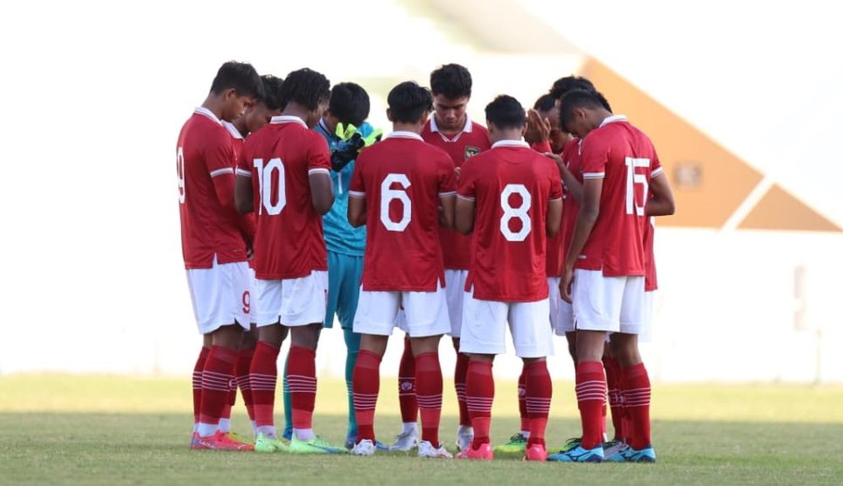 Timnas Indonesia U-20 yang lengah di awal pertandingan harus rela kebobolan cepat. Moldova U-20 mampu unggul lebih dulu pada menit kesembilan melalui Vicu Bulmaga yang menjebol gawang Timnas Indonesia U-20. (Dokumentasi PSSI)