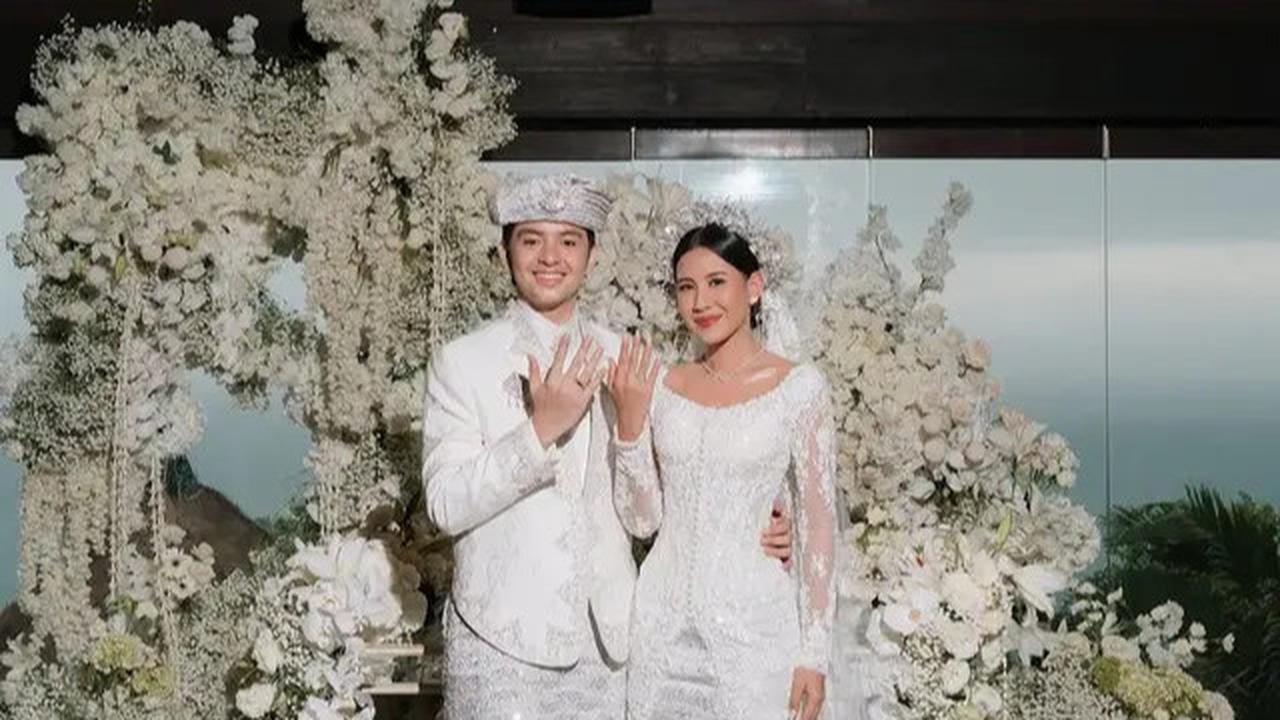 7 Potret Angga Yunanda dan Shenina Cinnamon Diam-diam Menikah, Kejutkan Publik