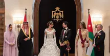 Usai akad nikah, Pangeran Hussein dan Rajwa Al Saif menggelar resepsi pernikahan di Istana Al Husseiniya, Istana Zahran, Amman Yordania. [Foto: IG/queenrania/beautyinsideout.v].