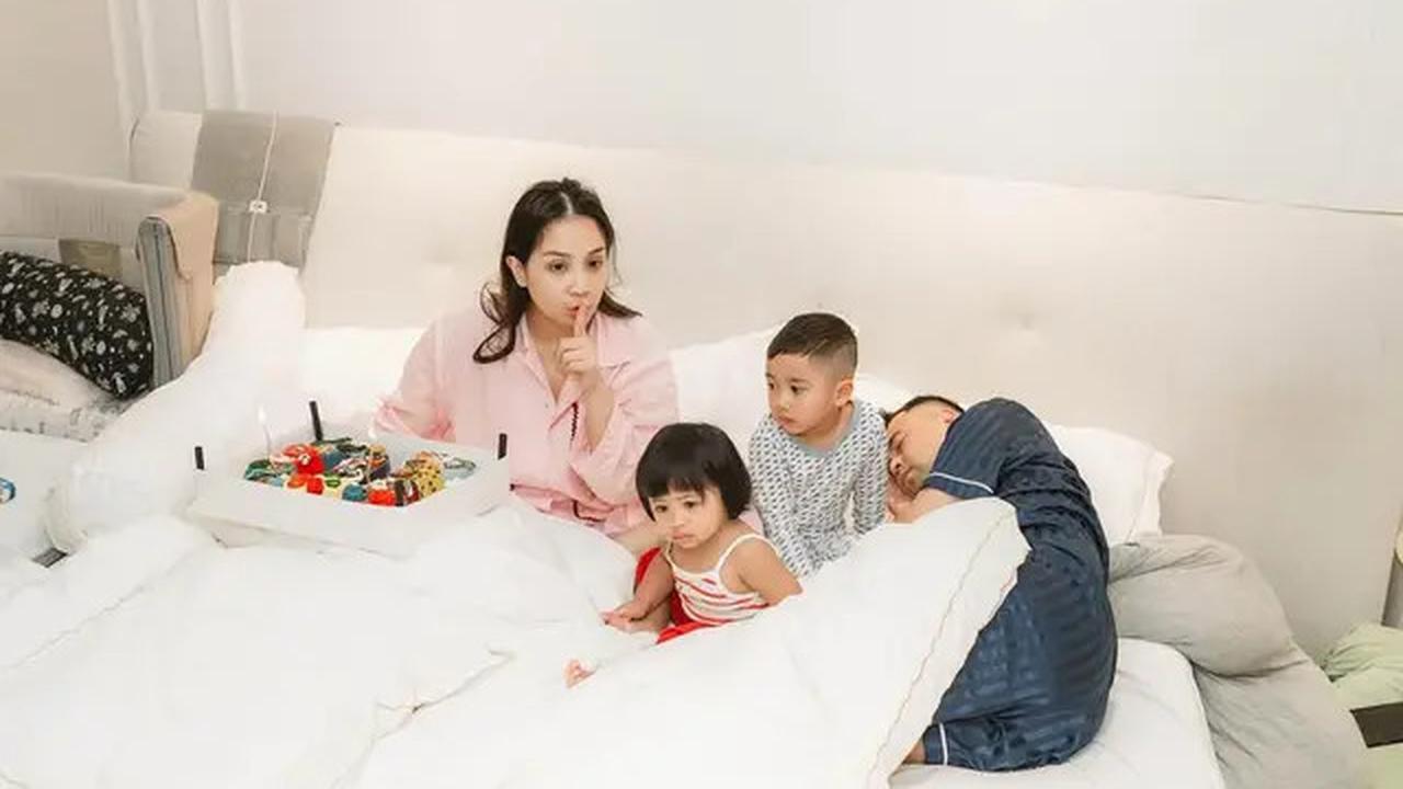 7 Potret Kamar Raffi Ahmad dan Nagita Slavina, Nuansanya Putih Mirip Hotel