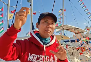 Aktivis Global Sumud Flotilla asal Malaysia, Helmi Ghani menceritakan pengalamannya diculik dan ditahan di kamp milik Israel. (Liputan6.com/Nanda Farikh Ibrahim)