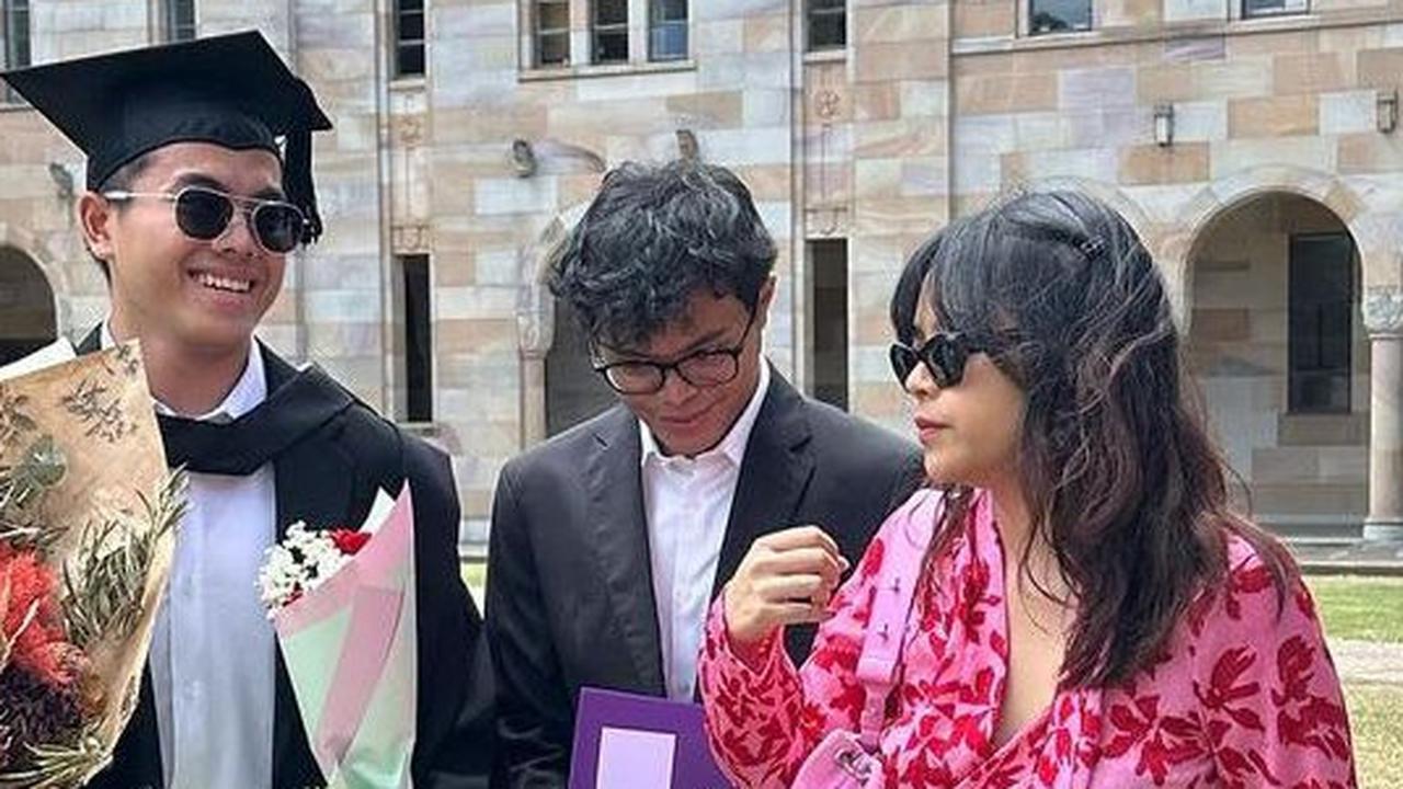 40 Pantun Perpisahan Lucu, Menghibur dan Bikin Ngakak