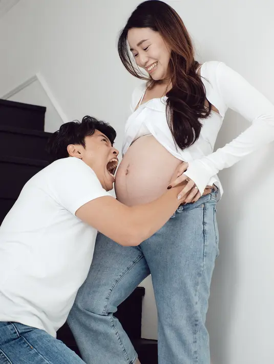 <p>Dia minta warganet untuk memberi saran nama bayi. "Kita tunggu di bulan November 2024 ini.. tapi enaknya namanya apa rek? Jang apa..?" (Foto: Instagram/ hansoljang110)</p>