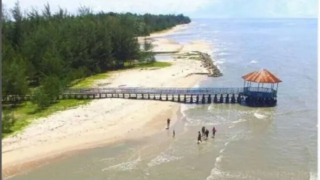 Pantai Tanjung Nipah di Kabupaten Sukamara