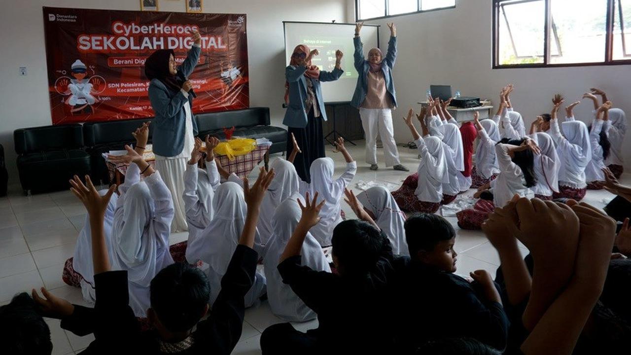 Hari Anak Nasional: Telkom Tingkatkan Literasi Keamanan Siber melalui CyberHeroes Sekolah Digital