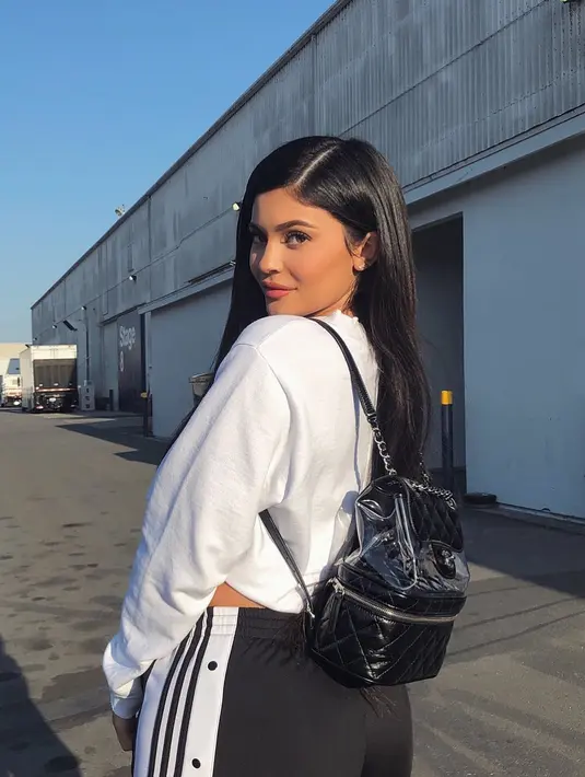 Bukan lagi sebuah rahasia jika Kylie Jenner telah mendapatkan tubuh seksinya kembali. (instagram/kyliejenner)