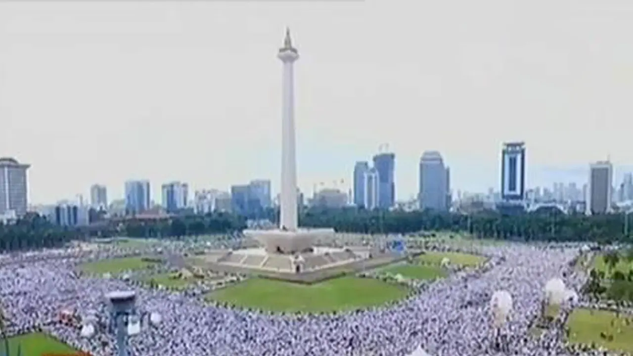  Momen-Momen Aksi Damai 2 Desember 2016 di Monas