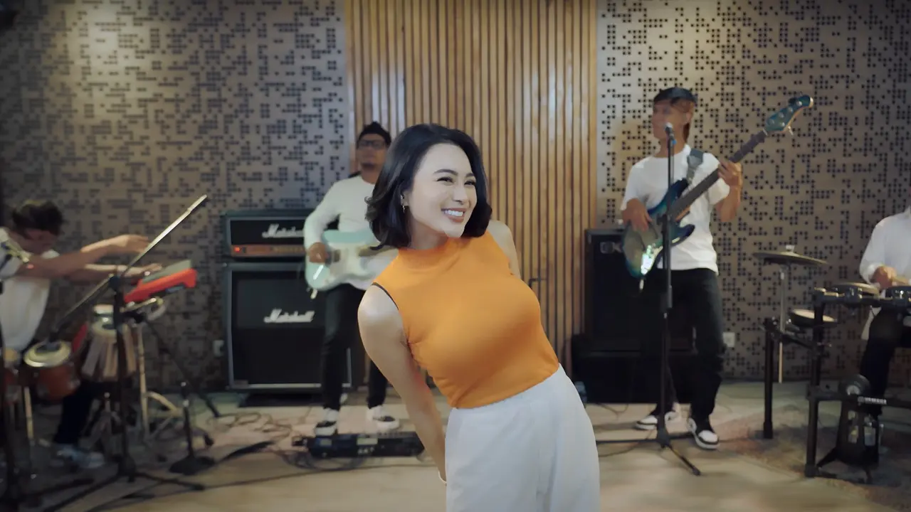 Wika Salim.