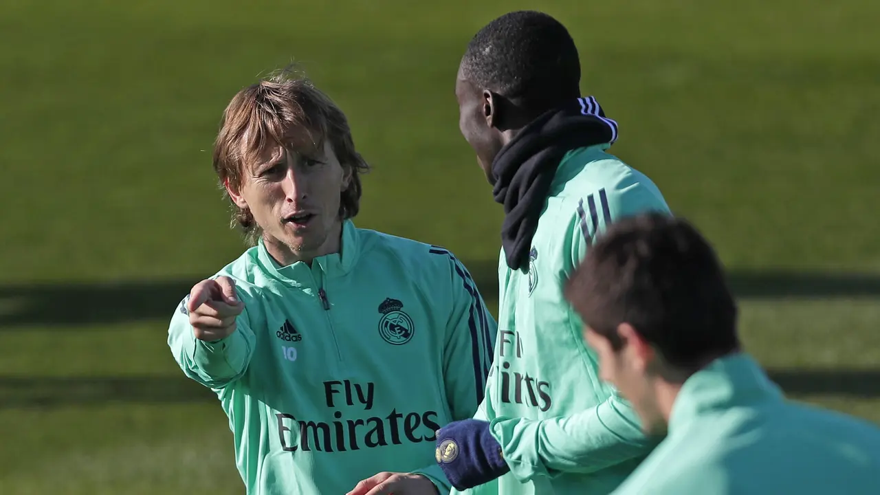 Menengok Latihan Pemain Real Madrid Jelang Hadapi PSG