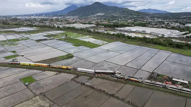 Foto Udara Kecelakaan Kereta Cicalengka