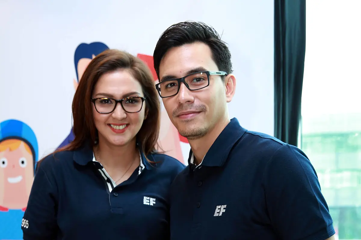[Bintang] Darius Sinatrya dan Donna Agnesia