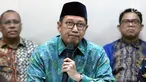 Menteri Agama, Lukman Hakim Saifuddin memberi pernyataan resmi terkait hasil OTT KPK terhadap dua pejabat kantor wilayah Kemenag terkait dugaan jual beli jabatan di Kementerian Agama, Jakarta, Sabtu (16/3). (Liputan6.com/Helmi Fithriansyah)