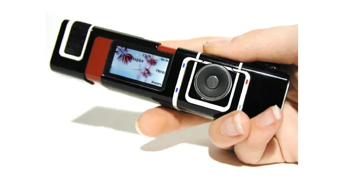 Nokia 7280, bentuknya mirip dengan lipstik dan masuk dalam lini Fashion Phone Nokia (Sumber: Telegraph) 