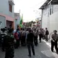 Massa dua ormas mendatangi kelompok diduga syiah di Yogyakarta (Fathi Mahmud/Liputan6.com) 