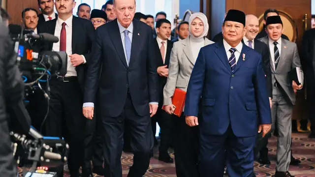 Presiden Republik Indonesia Prabowo Subianto bersama Presiden Turki Recep Tayyip Erdoğan.