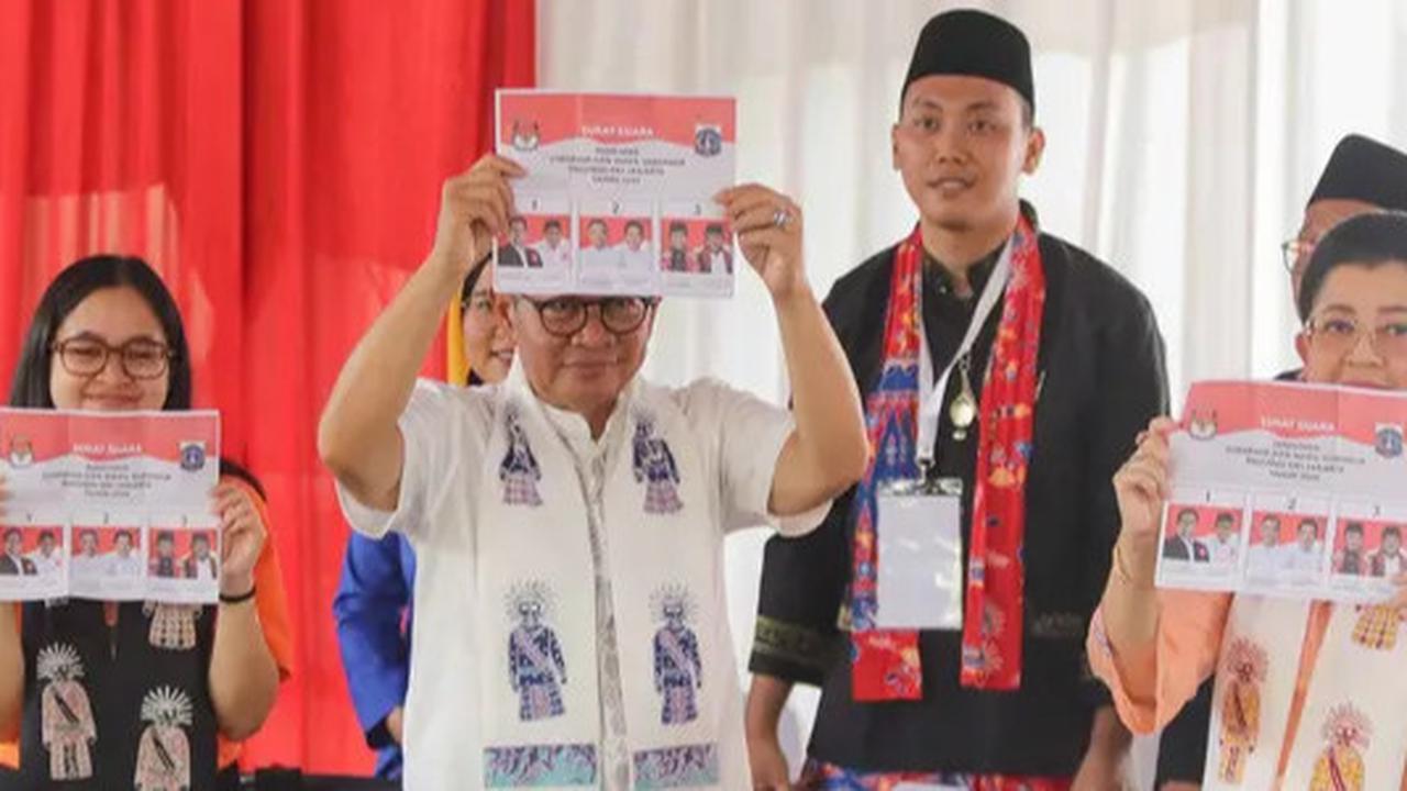FOTO: Momen Pramono Anung Nyoblos di TPS 046 Cipete Selatan, Sampaikan Pesan Khusus untuk RK-Suswono dan Dharma-Kun