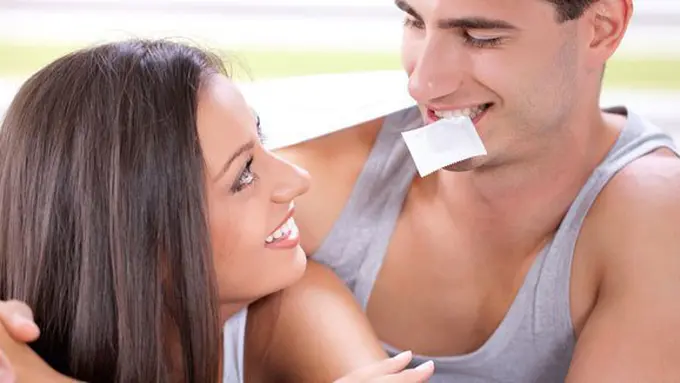Kondom berfitur ternyata bisa menambah keseruan bercinta/copyright: thinkstockphtoos.com
