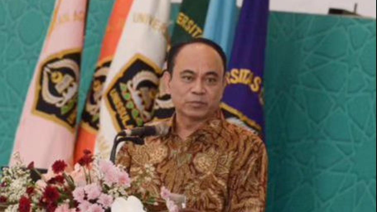 Untuk itu, Menkominfo mengaku telah berkomunikasi dengan kepala negara mengenai jadwal peresmian.