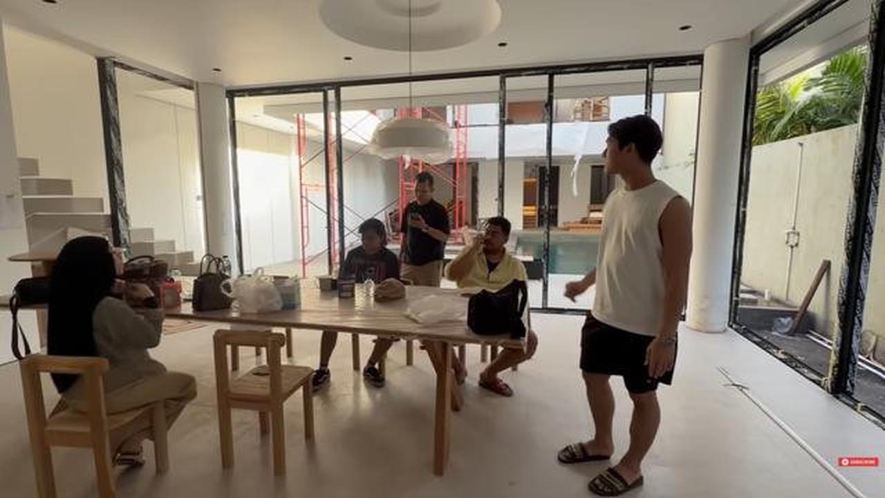 Intip Desain Dapur dan Meja Makan Villa Lesti Kejora di Bali, Konsep Minimalis Elegan