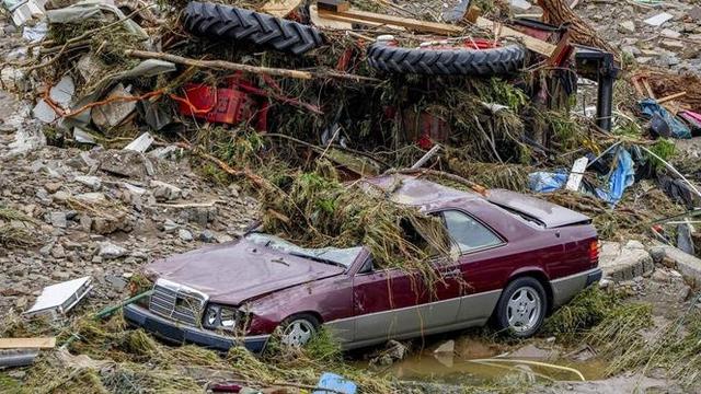 6 Potret Porak Poranda Jerman Usai Disapu Banjir Bandang
