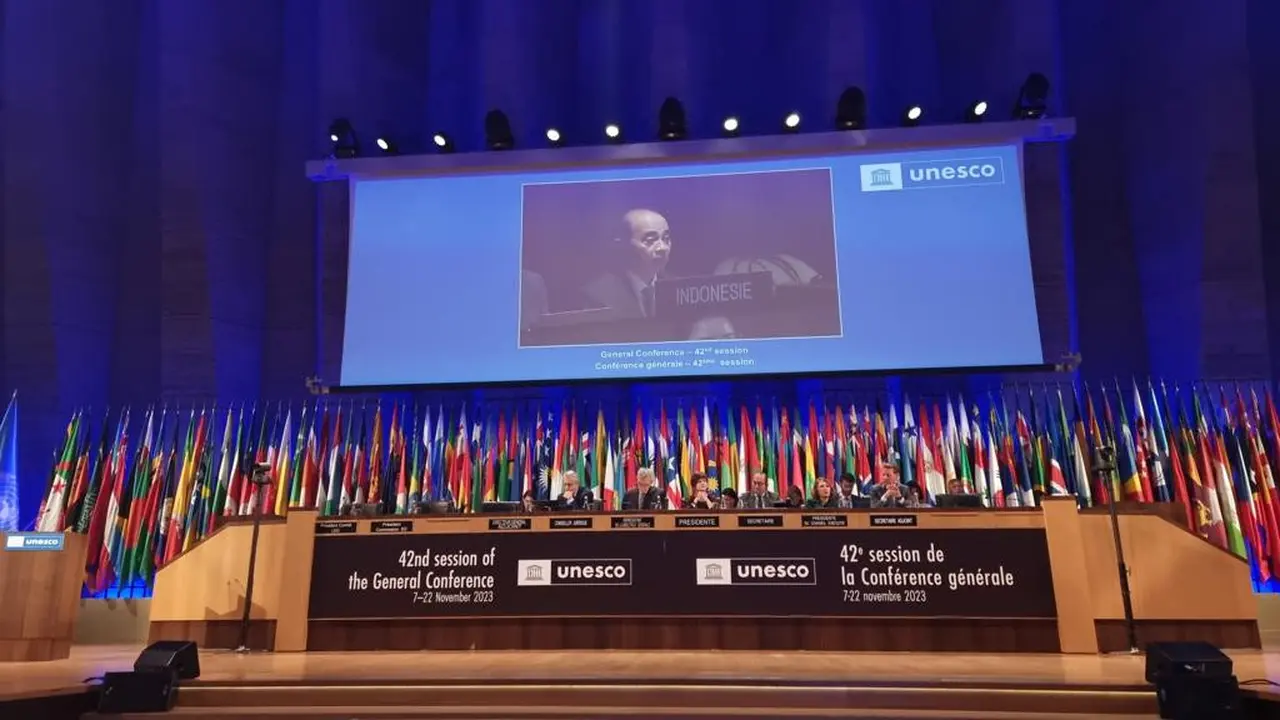 Sesi Pleno Konferensi Umum ke-42 UNESCO pada Senin 20 November 2023 di Markas Besar UNESCO di Paris, Prancis.
