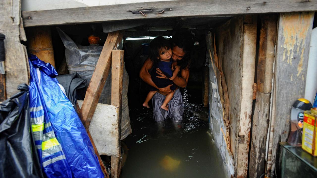 Banjir rob di Muara Angke