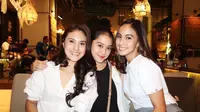 Potret Persahabatan Esta Pramanita, Nasya Marcella, dan Marcella Daryanani. (Sumber: Instagram.com/marcelladaryanani)