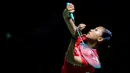 Pebulu tangkis tunggal putri Indonesia, Putri Kusuma Wardani berusaha mengembalikan kok ke arah wakil Kanda, Michelle Li dalam laga 16 besar Indonesia Open 2026 di Istora Senayan, Jakarta, Kamis (04/06/2026). (Bola.com/Bagaskara Lazuardi)