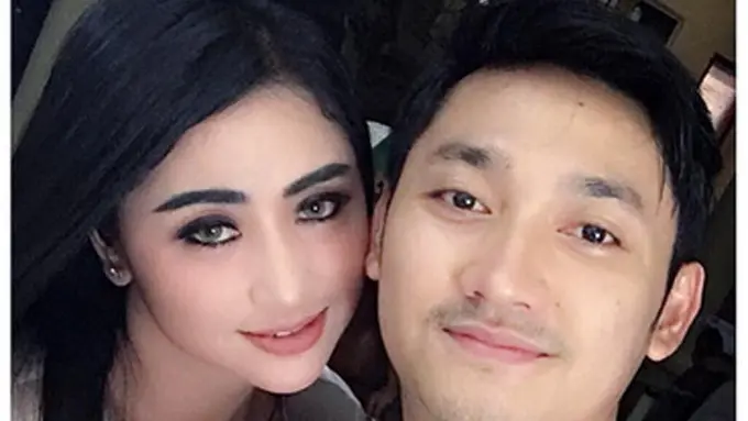 [Bintang] Dewi Perssik dan Angga Wijaya