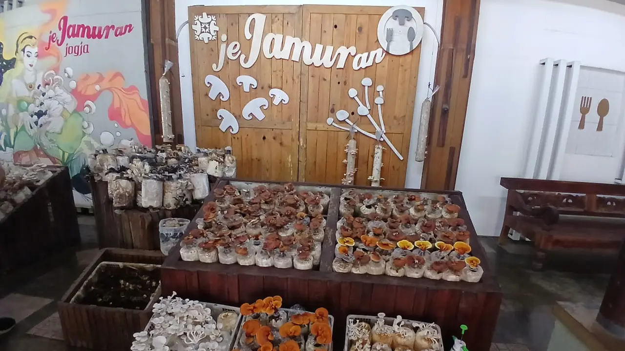 Restoran Jejamuran Yogyakarta