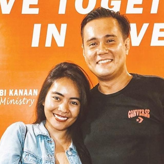 Jarang Tersorot Ini 6 Potret Bobby Joseph Dengan Kekasih Hot Liputan6 Com