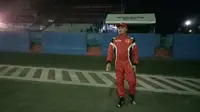 Alvin Bahar saat berada di dekat paddock di sirkuit Sentul pada balapan malam ISSOM seri 4 (istimewa)