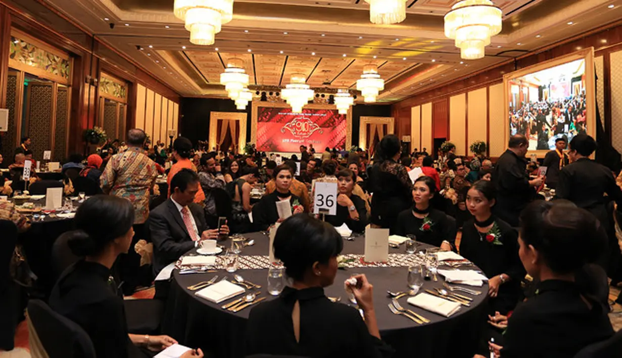 Suasana ulang tahun ke-90 tahun Mooryati Soedibyo di grand ballroom Four Seasons Hotel, Jakarta, Jumat malam (5/1/2018). Tidak hanya politisi, dalam acara itu juga terlihat beberapa selebriti. (Deki Prayoga/Bintang.com)