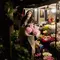 Raline Shah Pose di Toko Bunga Milan, Ajak Maknai Keindahan Alam
