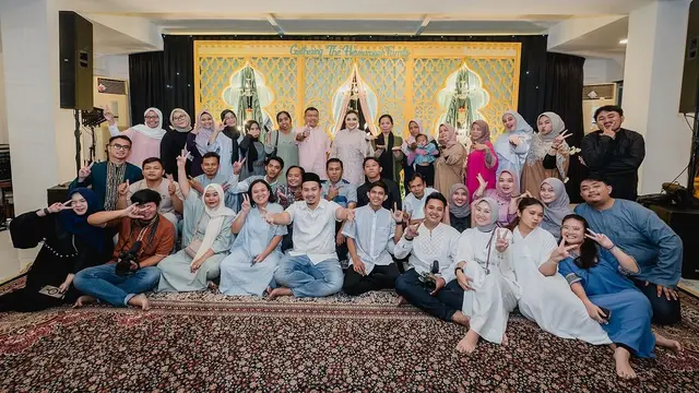 Potret Keluarga The Hermansyah Umroh Bareng, Lebaran Pertama di Tanah Suci