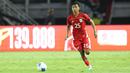 Pemain Timnas Indonesia, Beckham Putra menggiring bola dalam laga FIFA Matchday melawan Chinese Taipei di Stadion Gelora Bung Tomo (GBT), Surabaya, Jumat (05/09/2025). (Bola.com/Abdul Aziz)