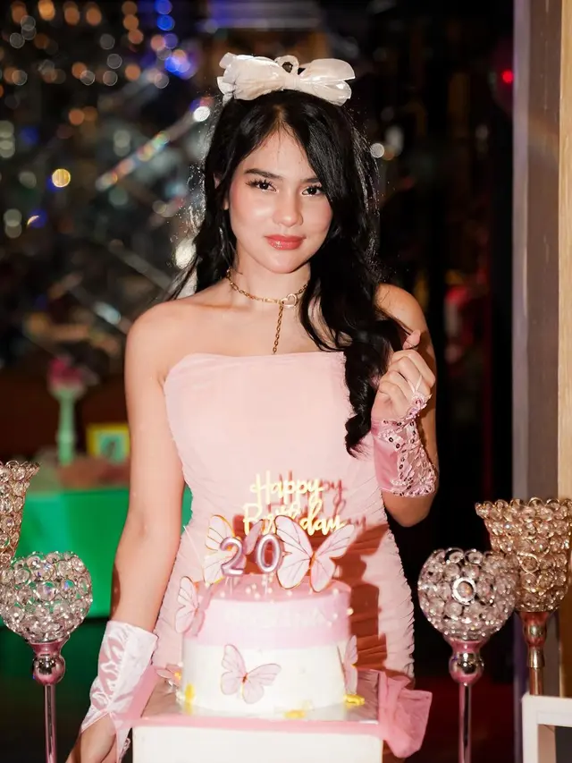 6 Potret Transformasi Davina Karamoy 'Ipar Adalah Maut' dari Kecil hingga Kini