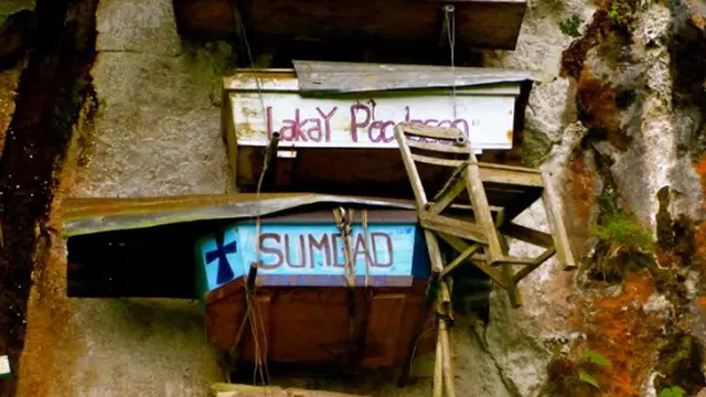 7 Pemakaman Paling Aneh di Dunia
