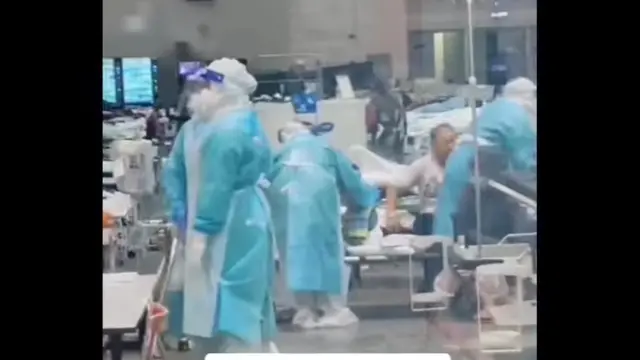 Aksi Haru Nakes Tenangkan Anak Kecil yang Kehilangan Ibunya saat di Ruang Isolasi