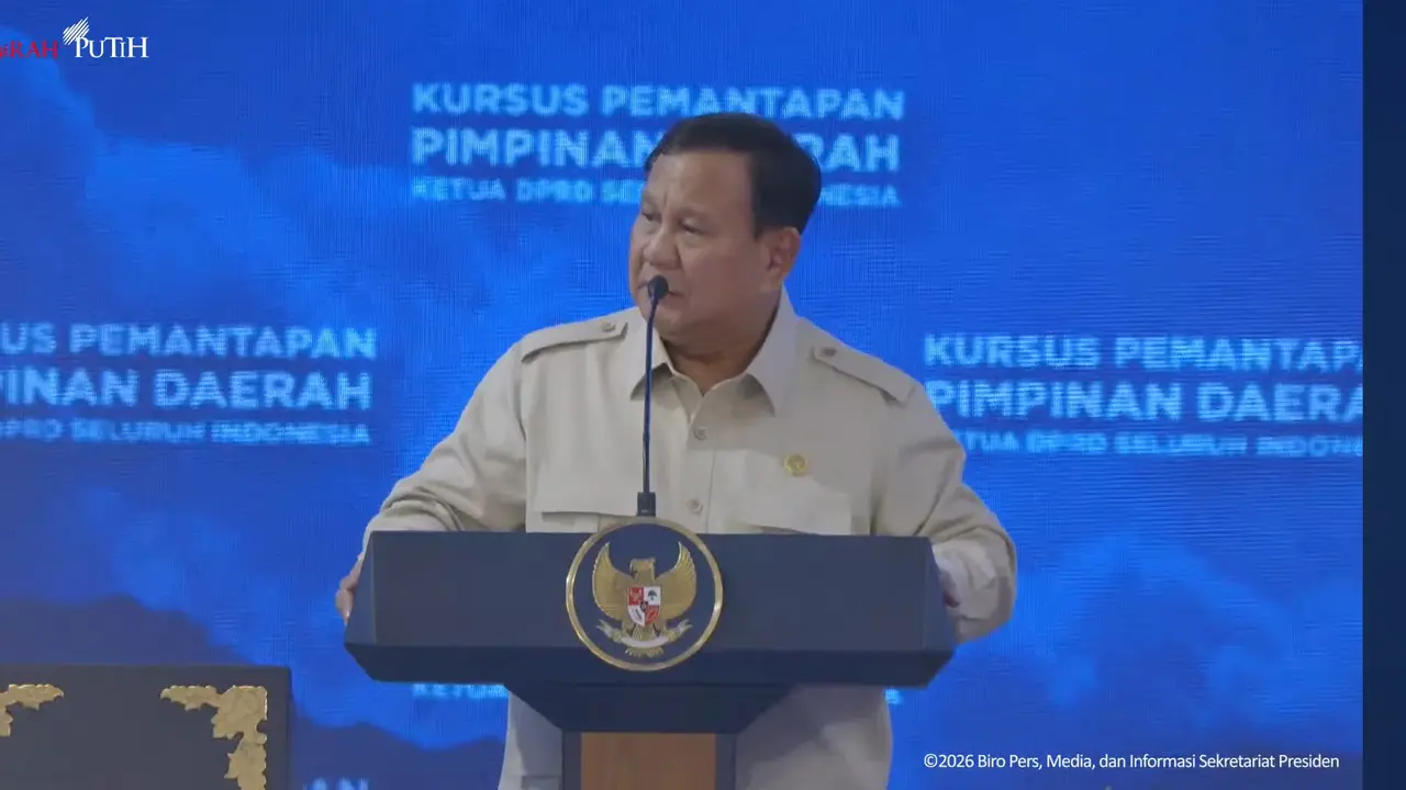 Presiden Prabowo Subianto saat berbicara di hadapan 503 Ketua DPRD se-Indonesia yang sedang menjalani retret di Akmil Magelang, Sabtu (18/4/2026) (Youtube Sekretariat Presiden)